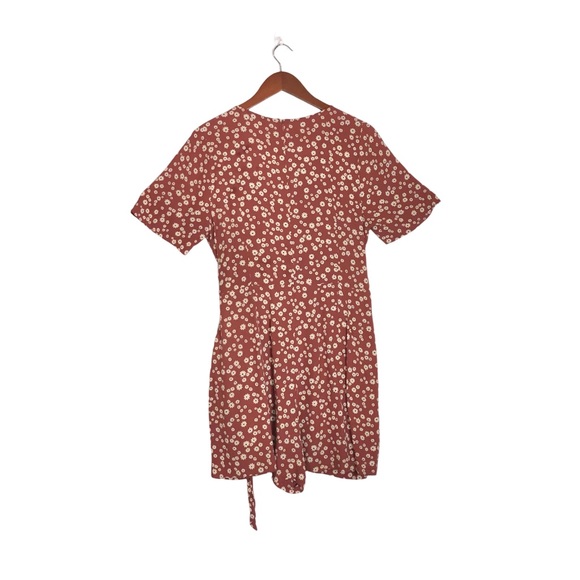 Madewell Wrap-Front Floral Print Daisy Field/Rust Orange Short Sleeve Romper - Picture 5 of 9